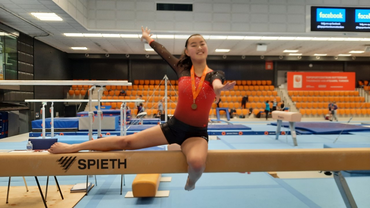 lin van kooten jeugd 3e div. met haar bronzen plak